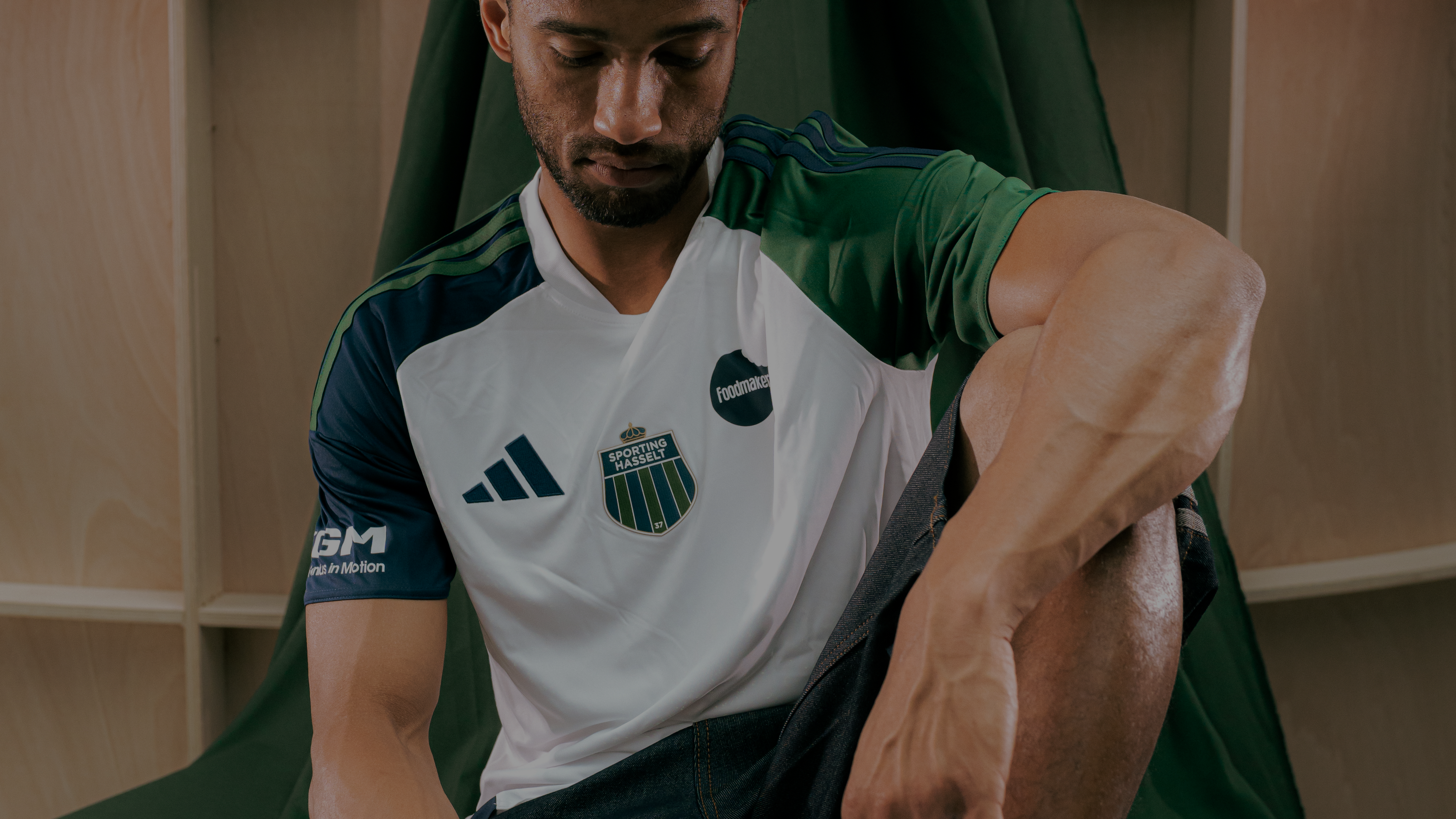 Sanusi in Sporting Hasselt shirt
