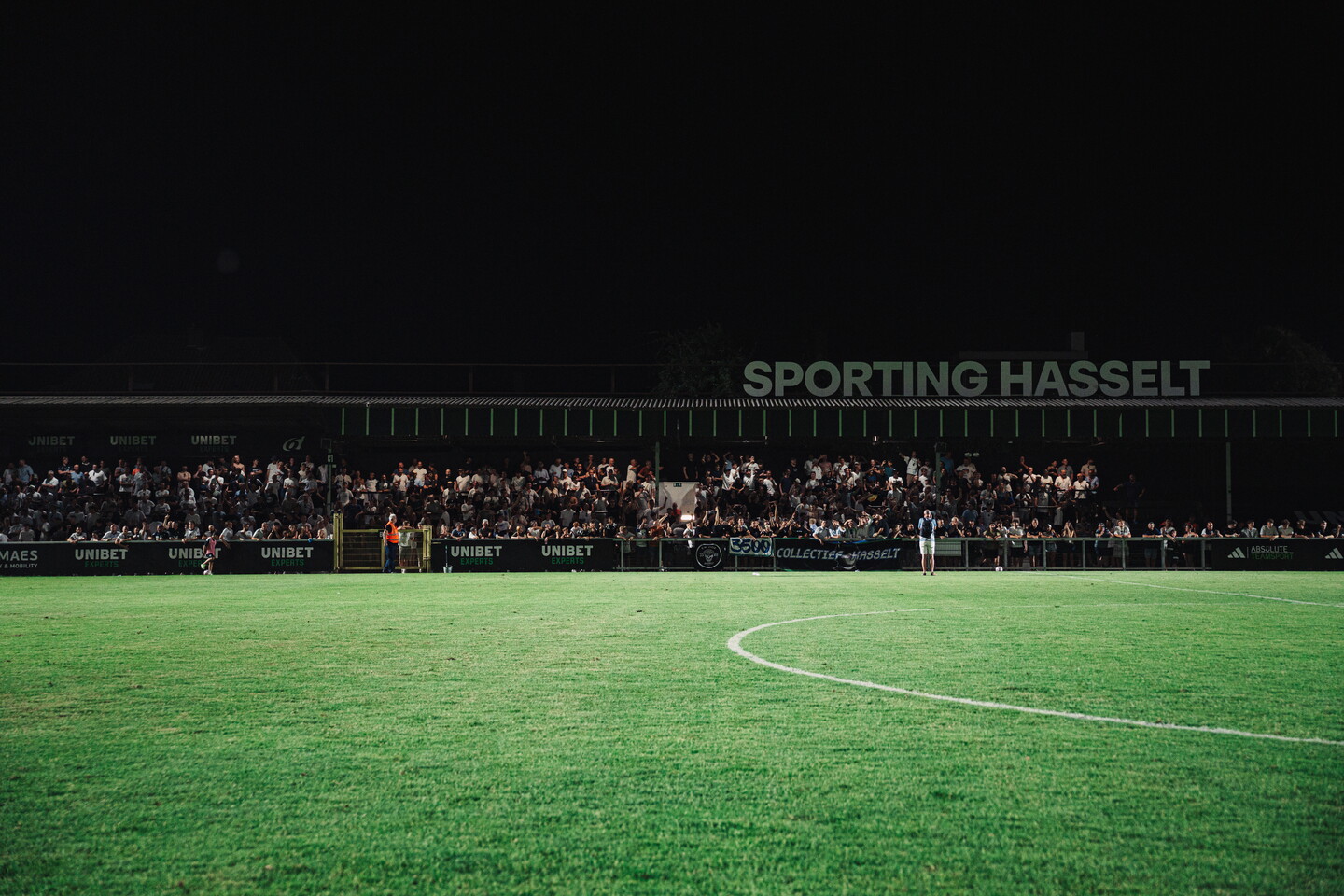 staantribune C1