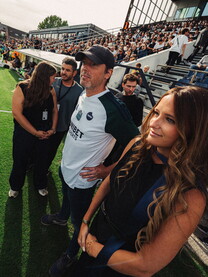 Een unieke eer voor een unieke supporter. 📸 De @unibet.experts Expert Kick-off door Jeroen Fissette. ⚽️