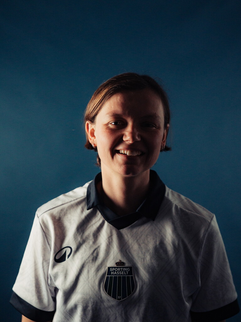Yuna Appermont middenveldster